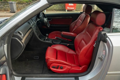 2005 Audi B6 S4 Cabriolet Manual zum Verkauf (Bild 29 von 86)