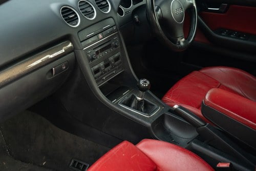 2005 Audi B6 S4 Cabriolet Manual zum Verkauf (Bild 31 von 86)