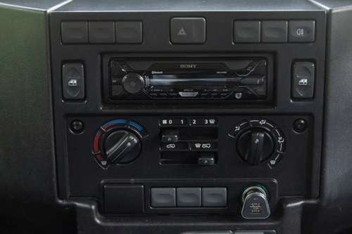 2008 Land Rover Defender Double-Cab Pickup For Sale (picture 36 of 141)