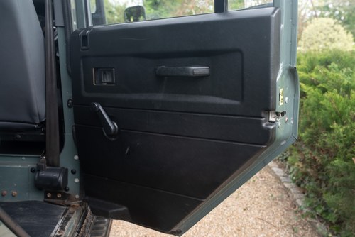 2008 Land Rover Defender Double-Cab Pickup For Sale (picture 52 of 141)