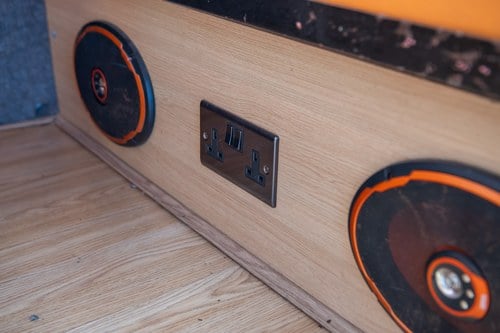 1973 Volkswagen Type 2 Bay Window Camper Te koop (foto 35 van 165)