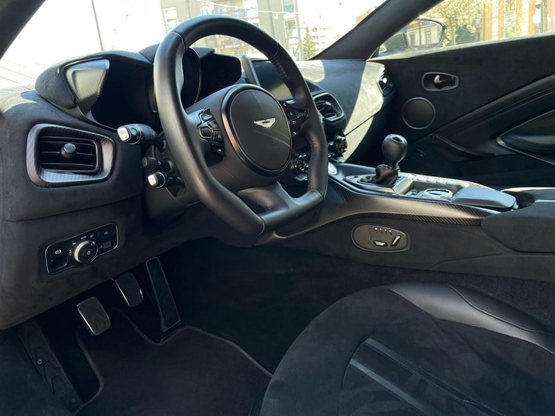 2019 Aston Martin Vantage - 2 2019 Aston Martin Vantage - 2