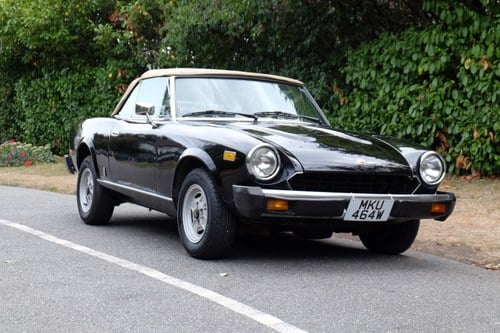 1981 Fiat 124 Spider 2000 till salu (bild 9 av 76)