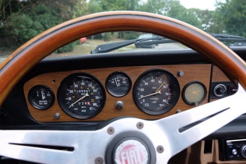 1981 Fiat 124 Spider 2000 till salu (bild 17 av 76)