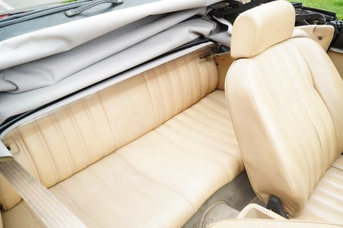 1981 Fiat 124 Spider 2000 till salu (bild 28 av 76)