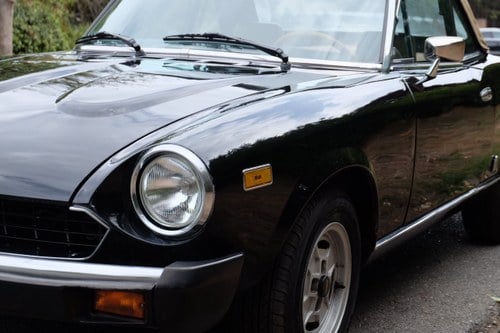 1981 Fiat 124 Spider 2000 till salu (bild 42 av 76)