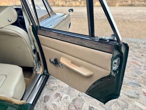 1973 Rover P6 2000 Manual à venda (imagem 47 de 159)