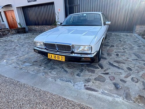 1990 Daimler XJ40 4.0 Auto For Sale (picture 8 of 166)