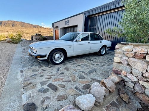 1990 Daimler XJ40 4.0 Auto For Sale (picture 12 of 166)