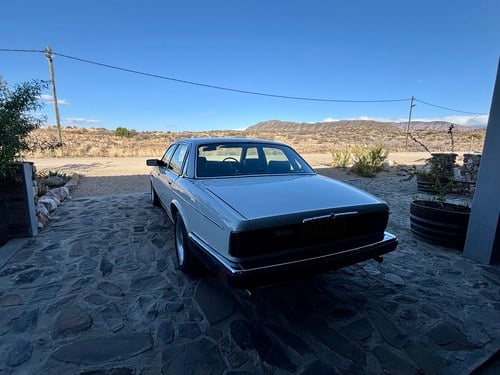 1990 Daimler XJ40 4.0 Auto For Sale (picture 23 of 166)