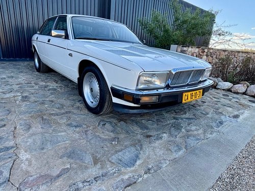 1990 Daimler XJ40 4.0 Auto For Sale (picture 28 of 166)