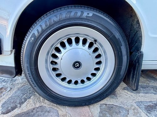 1990 Daimler XJ40 4.0 Auto For Sale (picture 36 of 166)