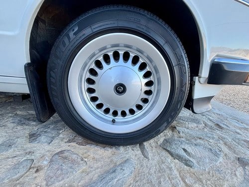 1990 Daimler XJ40 4.0 Auto For Sale (picture 37 of 166)