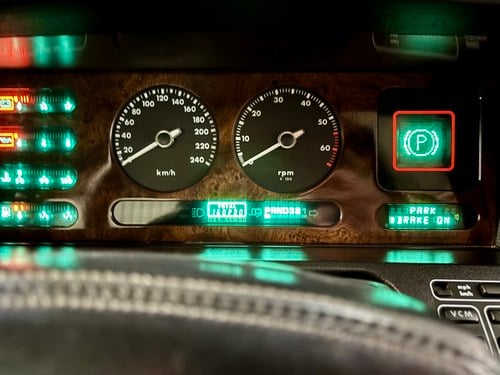 1990 Daimler XJ40 4.0 Auto For Sale (picture 99 of 166)