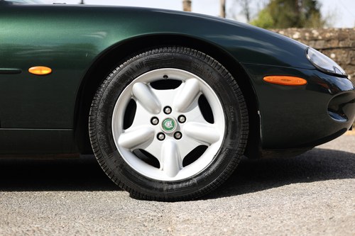 1998 Jaguar XK8 Coupé X100 till salu (bild 16 av 240)