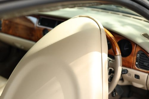 1998 Jaguar XK8 Coupé X100 till salu (bild 38 av 240)