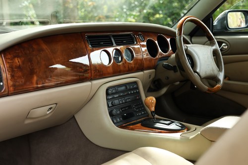 1998 Jaguar XK8 Coupé X100 till salu (bild 63 av 240)