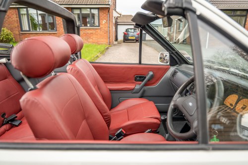 1989 Ford Escort 1.6 Cabriolet till salu (bild 24 av 149)