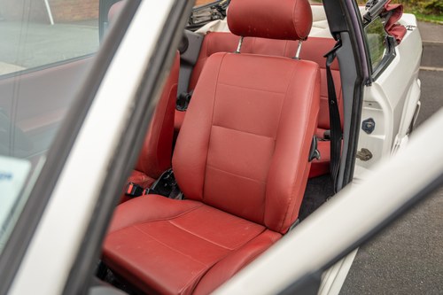1989 Ford Escort 1.6 Cabriolet till salu (bild 30 av 149)