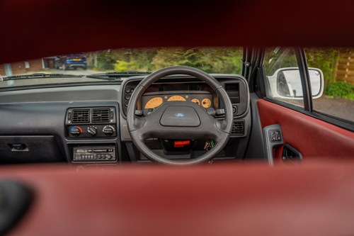 1989 Ford Escort 1.6 Cabriolet till salu (bild 42 av 149)