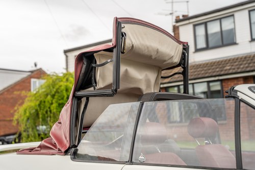 1989 Ford Escort 1.6 Cabriolet till salu (bild 109 av 149)