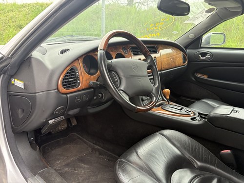 2002 Jaguar XKR Convertible X100 In vendita (immagine 13 di 41)