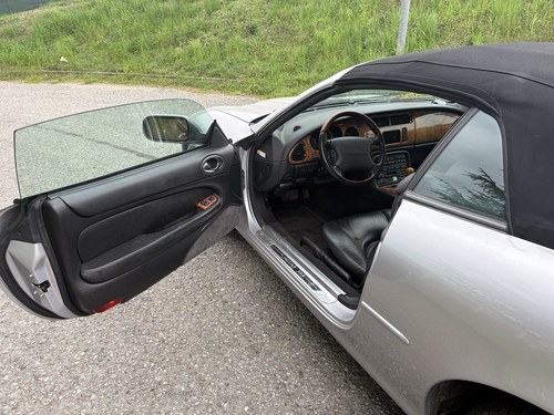 2002 Jaguar XKR Convertible X100 In vendita (immagine 14 di 41)