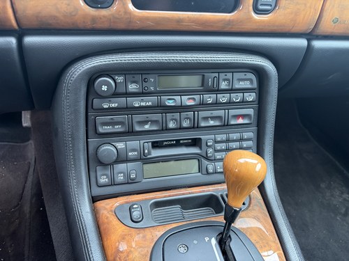 2002 Jaguar XKR Convertible X100 In vendita (immagine 15 di 41)