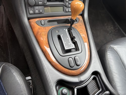 2002 Jaguar XKR Convertible X100 In vendita (immagine 17 di 41)