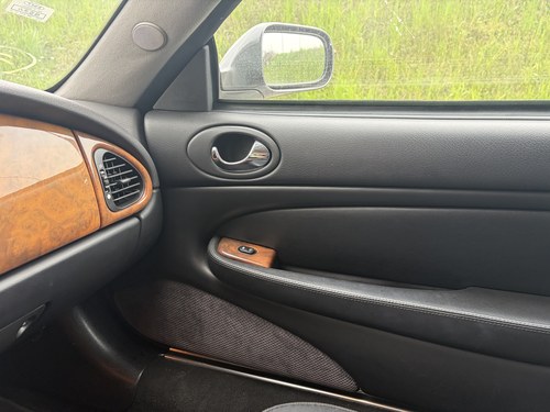 2002 Jaguar XKR Convertible X100 In vendita (immagine 18 di 41)