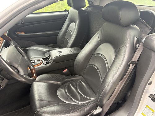 2002 Jaguar XKR Convertible X100 In vendita (immagine 24 di 41)