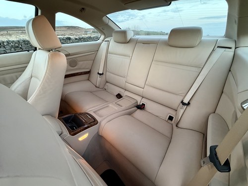 2008 BMW 325i SE E92 Te koop (foto 25 van 49)