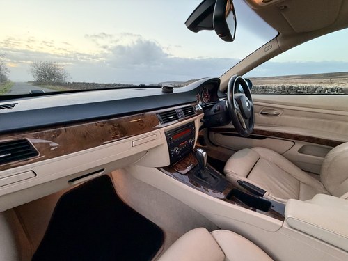 2008 BMW 325i SE E92 Te koop (foto 26 van 49)