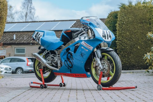 1989 Kawasaki ZXR400 For Sale (picture 1 of 40)