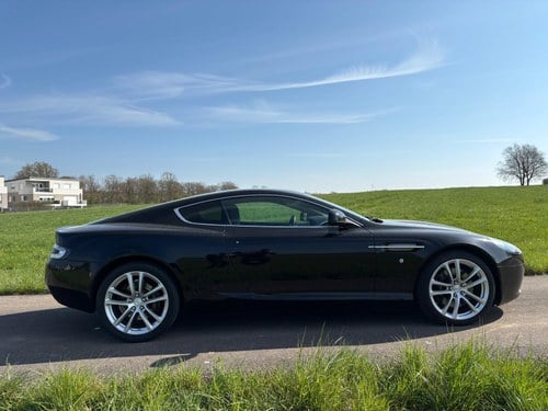 2010 Aston Martin DB9 à venda (imagem 8 de 43)