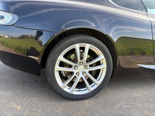 2010 Aston Martin DB9 à venda (imagem 16 de 43)