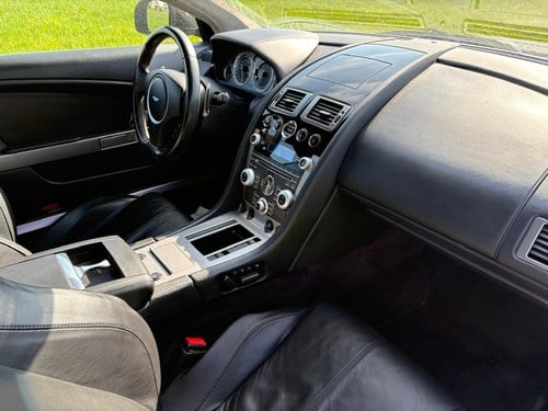 2010 Aston Martin DB9 à venda (imagem 17 de 43)