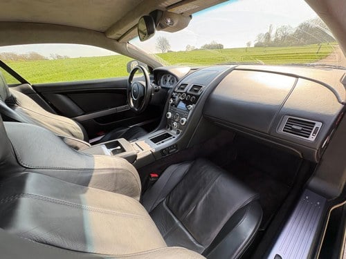 2010 Aston Martin DB9 à venda (imagem 20 de 43)