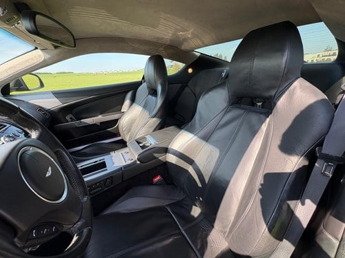 2010 Aston Martin DB9 à venda (imagem 25 de 43)