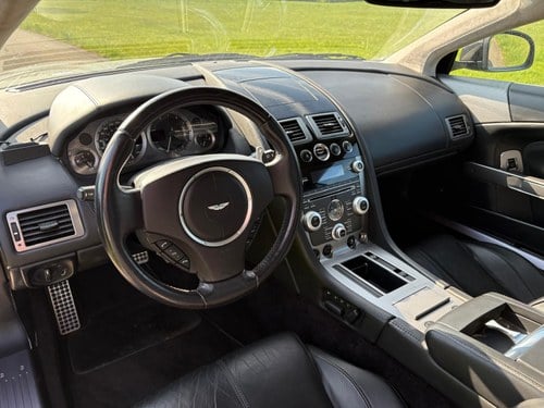 2010 Aston Martin DB9 à venda (imagem 26 de 43)