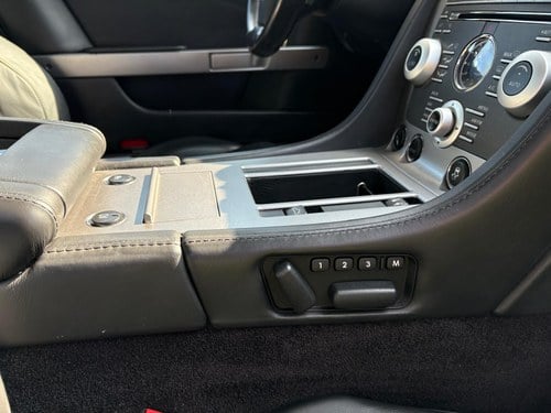 2010 Aston Martin DB9 à venda (imagem 32 de 43)