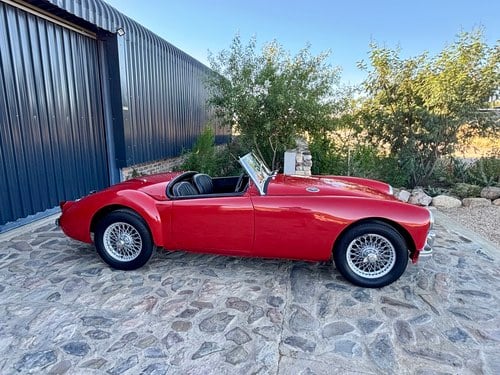 1957 MG MGA 1500 Roadster Te koop (foto 2 van 103)