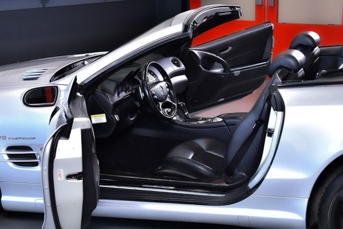 2008 Mercedes-Benz R230 SL55 AMG "Glass Sunroof" Convertible 5,5L V8 Te koop (foto 37 van 112)