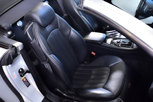 2008 Mercedes-Benz R230 SL55 AMG "Glass Sunroof" Convertible 5,5L V8 Te koop (foto 55 van 112)