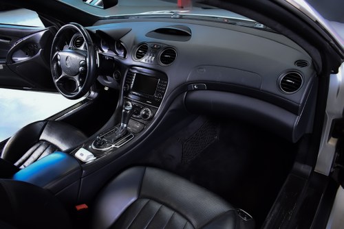 2008 Mercedes-Benz R230 SL55 AMG "Glass Sunroof" Convertible 5,5L V8 Te koop (foto 57 van 112)