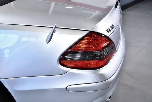 2008 Mercedes-Benz R230 SL55 AMG "Glass Sunroof" Convertible 5,5L V8 Te koop (foto 93 van 112)