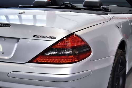2008 Mercedes-Benz R230 SL55 AMG "Glass Sunroof" Convertible 5,5L V8 Te koop (foto 99 van 112)