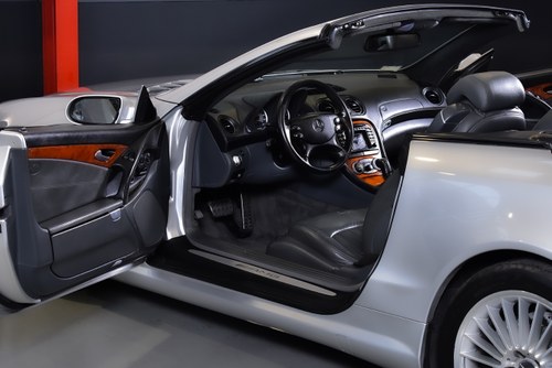 2004 Mercedes-Benz R230 SL55 AMG “Glass Sunroof” Convertible 5,5L V8 For Sale (picture 40 of 119)