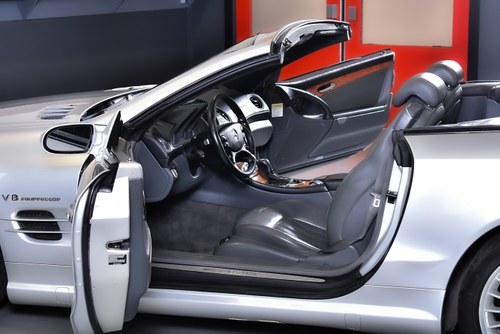 2004 Mercedes-Benz R230 SL55 AMG “Glass Sunroof” Convertible 5,5L V8 For Sale (picture 42 of 119)