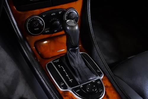 2004 Mercedes-Benz R230 SL55 AMG “Glass Sunroof” Convertible 5,5L V8 For Sale (picture 44 of 119)